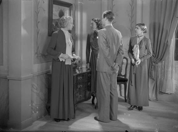 Tora Teje, Elsa Burnett, Elsa Widborg - Gubben kommer - Z filmu