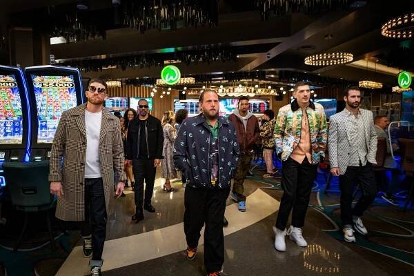 Bryan Greenberg, Eddie Murphy, Jonah Hill, Travis Bennett, Andrew Schulz, Jordan Firstman - Z jiného těsta - Z filmu