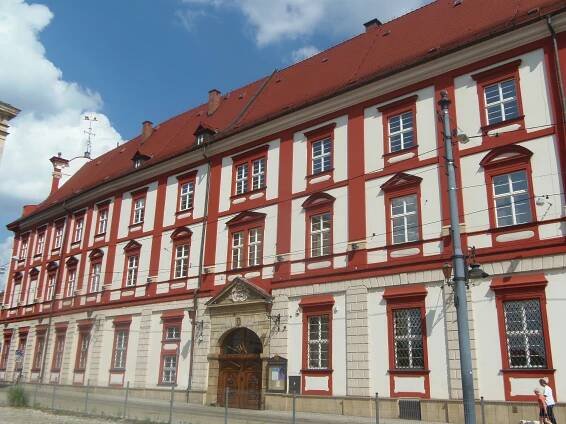 File:Ossolineum we Wrocławiu 001.JPG - Wikimedia Commons
