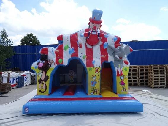 Deluxe Bouncy Castles hire Tallaght and surrounding South Dublin areas. Hire great value bouncy castles for any party, obstacle