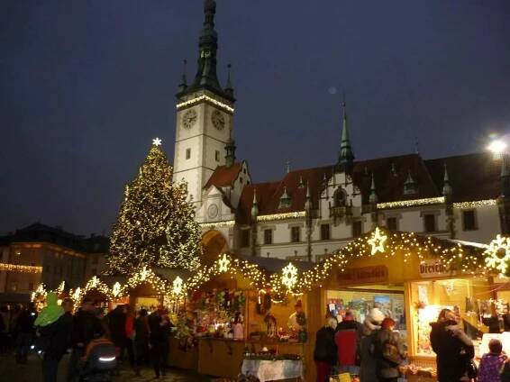 Adventní trhy Olomouc — Zájezdy — FRČÍME