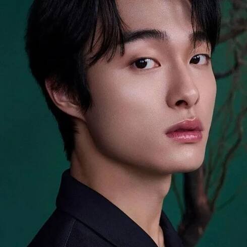 Yoon Chan Young 18