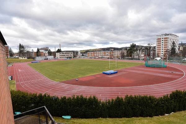 Stadion mládeže je extrémně vytížený, bude mít nové hřiště i osvětlení
