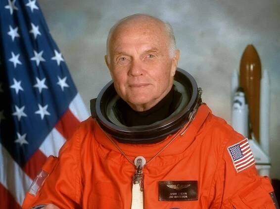 Zemřel 'vesmírný pionýr' John Glenn. První Američan, který obletěl Zemi