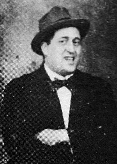Soubor:Guillaume Apollinaire 1914.jpg – Wikipedie