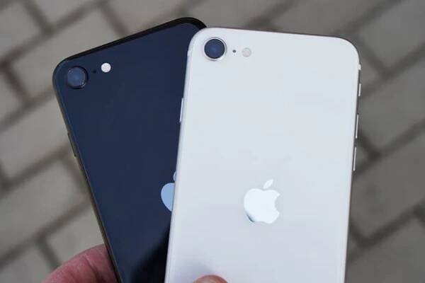 Porovnali jsme, jak fotí nový iPhone SE (2022) vs. iPhone SE (2020) – Nabízí novinka zlepšení?