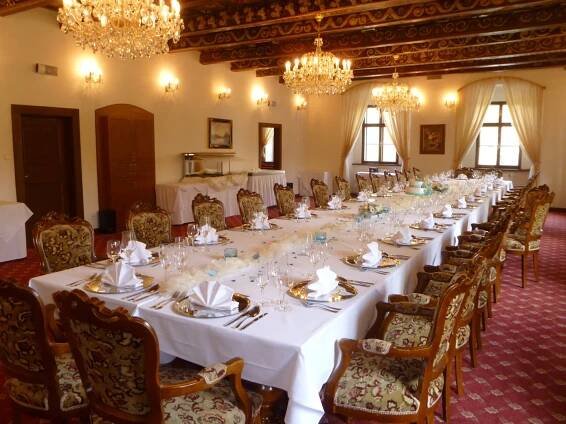 Svatby a svatební hostiny - Rožmberský dvůr - unikátní hotel v centru