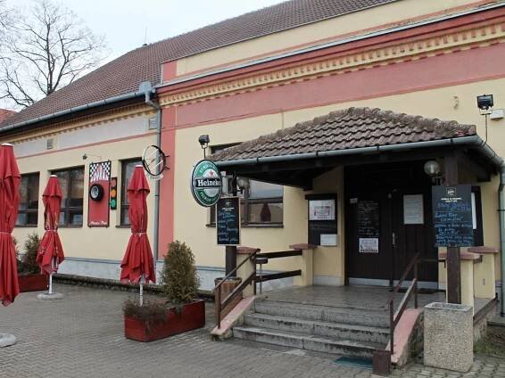 Amnestie muže pustila na svobodu. Hned se vloupal do restaurace