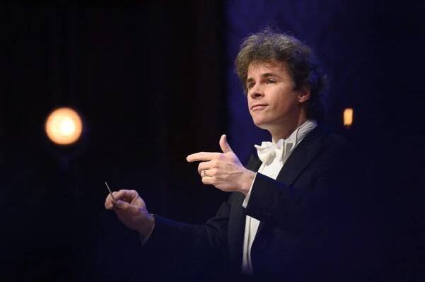 Česká filharmonie koncertně uvede Lišku Bystroušku s Jakubem Hrůšou