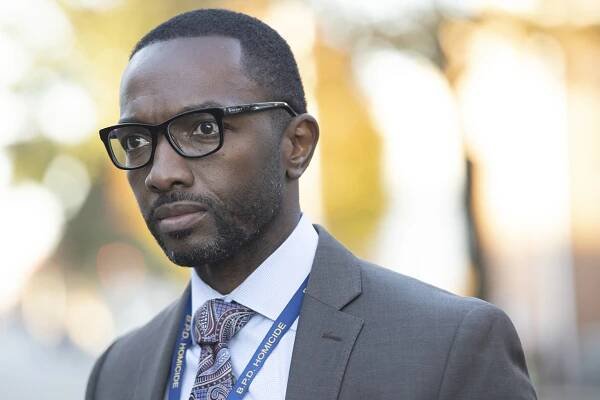 Sean Suiter (Jamie Hector) in We Own This City