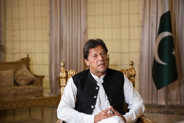 How Imran Khan Used Social Media to Rise Again in Pakistan
