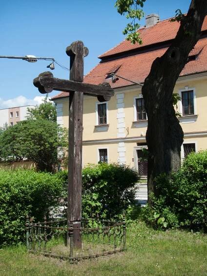 Soubor:Planá nad Lužnicí - kříž u kostela.jpg – Wikipedie