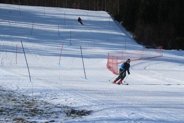 FOTO: Zimní sportovní hry seniorů nabídly slunce, sníh a 233 účastníků