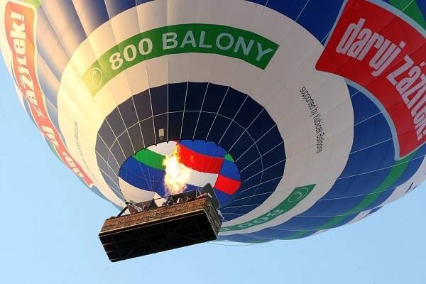 Drmolice oslavily své výročí v horkovzdušném balonu