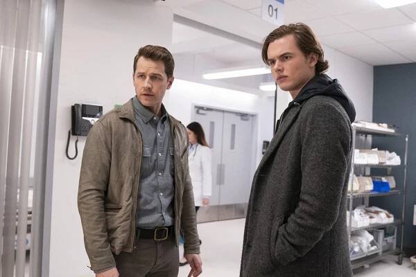 Manifest - Nezletilí bez doprovodu - Z filmu - Josh Dallas, Garrett Wareing