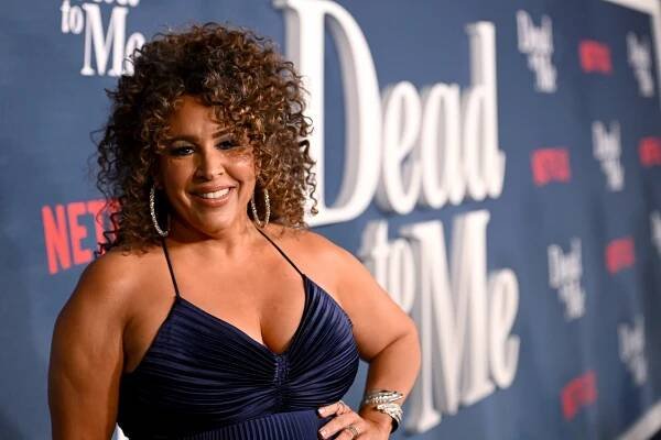 Smrt nás spojí - Série 3 - Z akcí - Los Angeles Premiere Of Netflix's 'Dead To Me' Season 3 held at the Netflix Tudum Theater on November 15, 2022 in Hollywood, Los Angeles, California, United States - Diana Maria Riva