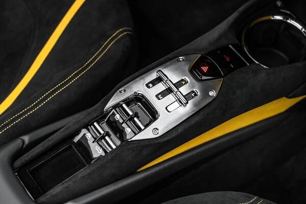 Ferrari 296 GTS LIFT, ALCANTARA, TWO-TONE BODYWORK