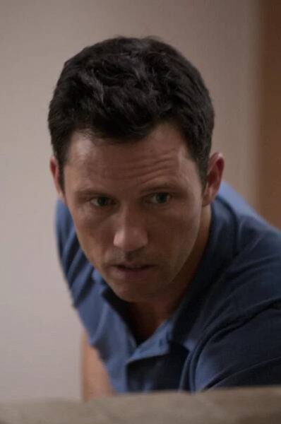 Status: Nežádoucí - Střed bouře - Z filmu - Jeffrey Donovan