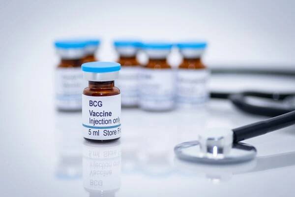 SARS-CoV-2 Rates in BCG-Vaccinated vs Unvaccinated Young Adults