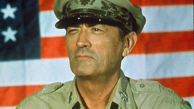 Generál MacArthur (1977) film • Filmožrouti.cz
