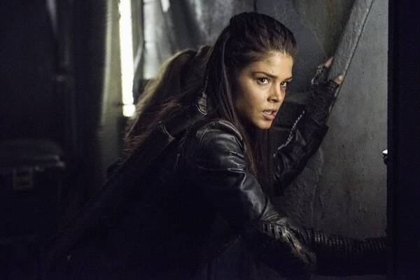 Marie Avgeropoulos - Prvých 100 - Stealing Fire - Z filmu