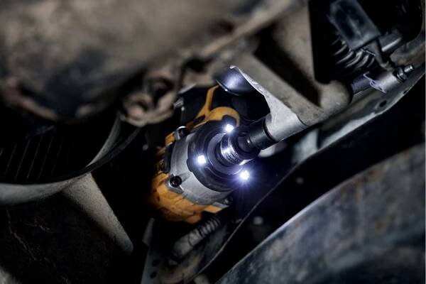 DeWALT DCF922P2T 2x 5,0 Ah + nabíječka + kufr
