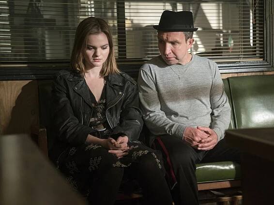 Ray Donovan - Oplať a odjeď - Z filmu - Kerris Dorsey, Eddie Marsan