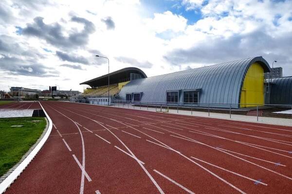 Atletický stadion ve Skvrňanech má novou rozcvičovnu – Cysnews