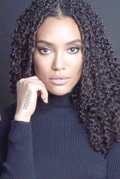 Annie Ilonzeh fotka