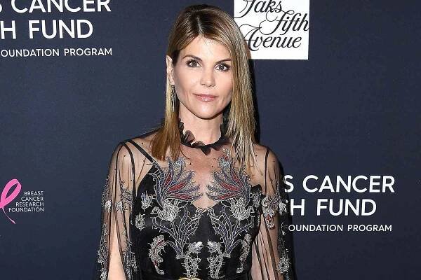 Lori Loughlin to Be Released on $1M Bond After Arrest in Alleged College Admissions Cheating Scam