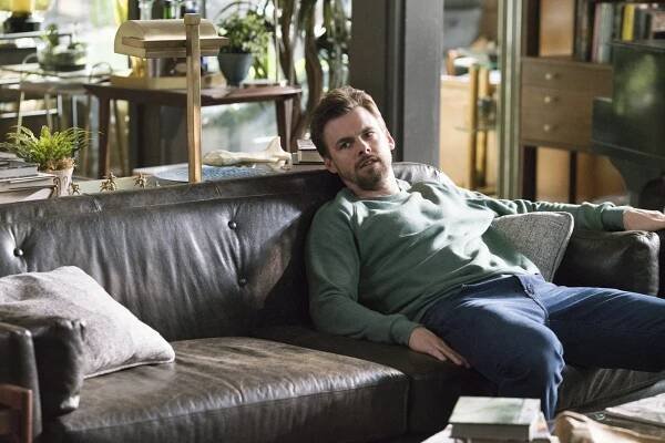 Casual - The Sprout - Z filmu - Tommy Dewey