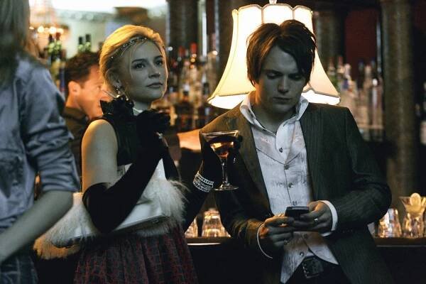 Dirty Sexy Money - The Chiavennasca - Z filmu - Samaire Armstrong, Seth Gabel