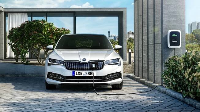 Nejlevnější plug-in hybridy v ČR: Výhody stíhané cenou - Garáž.cz