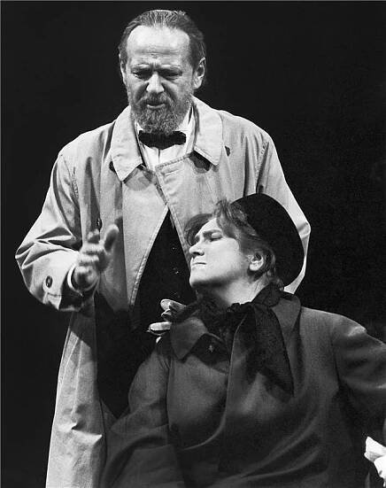 Nobel - 17.11.1994, Karel Pospíšil (Šlechta), Vlasta Chramostová (Lenzová) Foto: Hana Smejkalová