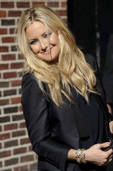 Kate Hudson’s long and tousled blond layers stood out on her black smart casual outfit when she visited the ‘Late Night With David Letterman’ taping in New York, NY on June 8, 2010.