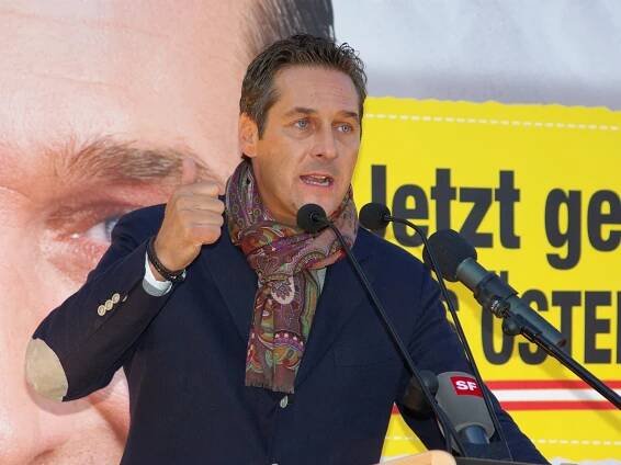 Soubor:Heinz-Christian Strache Sankt Poelten 20080918b.jpg