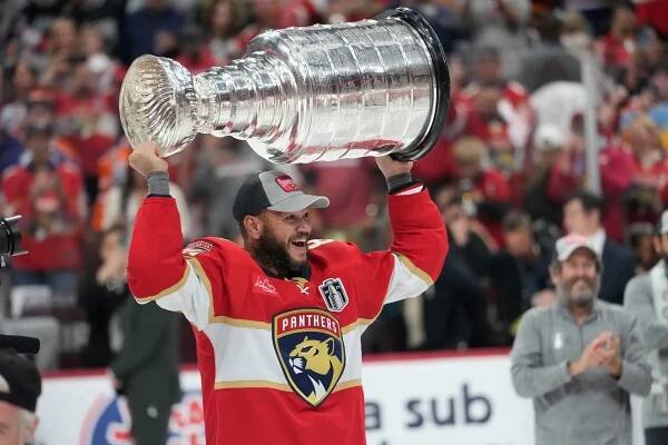 NHL: Tkachuk, Barkov či Bobrovskij hovoria po výhre Stanley Cupu | SPORTNET