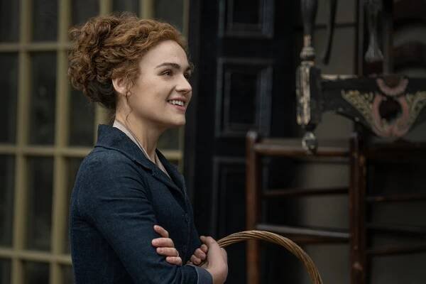Sophie Skelton - Actress
