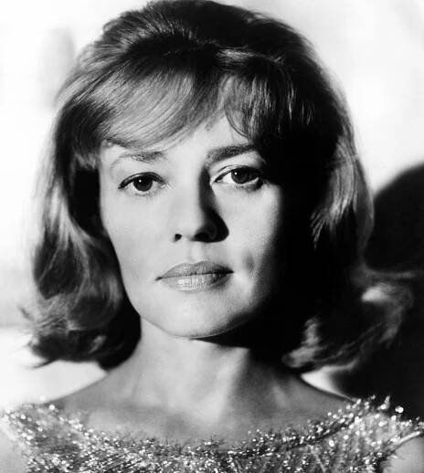 Jeanne Moreau: *23.1.1928 – †31.7.2017, francouzská filmová herečka, režisérka a zpěvačka