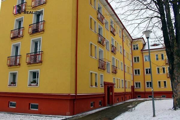 Pronájem bytu 3+1 Ostrov – Česká Společnost Realitní