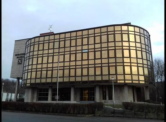 PODNIKOVÁ BANKA JZD SLUŠOVICE – Architektura 489