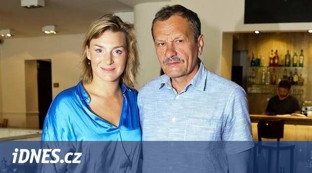 Lenka Krobotová: Otce už vnímám spíš jako kolegu - iDNES.cz