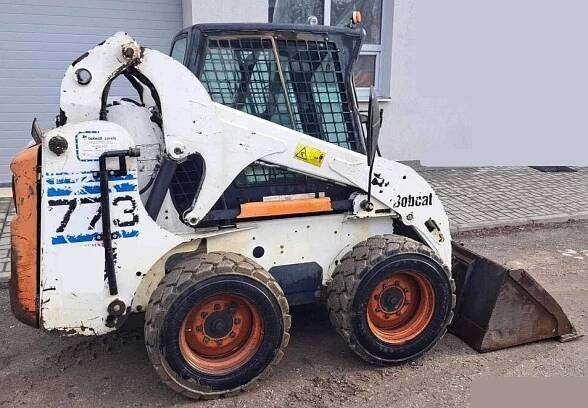2.8t smykáč Bobcat 773 smykový nakladač CZECHMAT.CZ