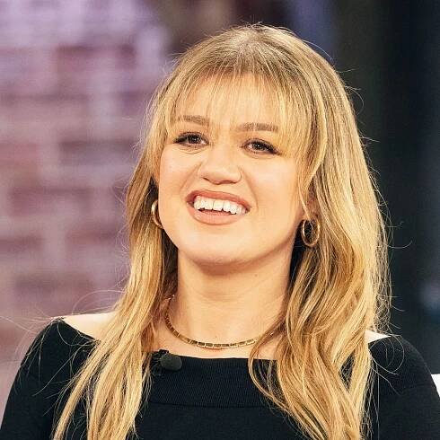 Kelly Clarkson confirms surprise move back to LA after admitting she was 'struggling'