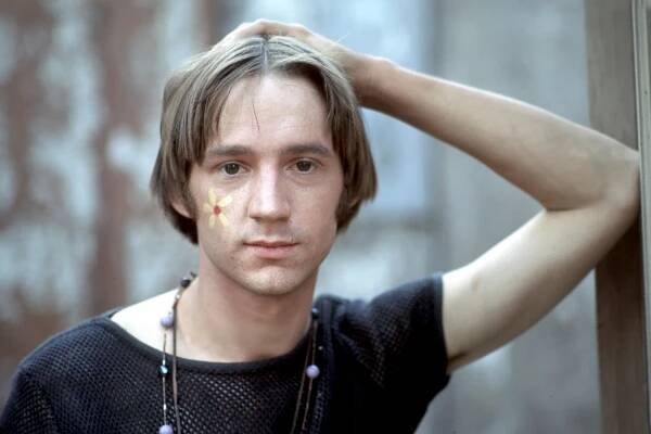 Zemřel Peter Tork, člen slavných The Monkees. Bylo mu 77 let