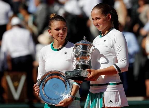 Ostapenková šokovala Paříž! Ve dvaceti letech ovládla French Open