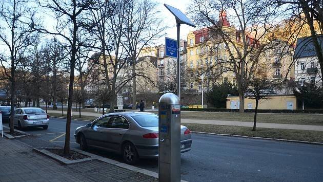 Mariánské Lázně mění systém parkování, pořizují nové automaty