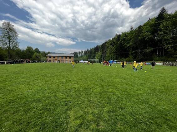 Fotoreportáž UHER Festival tour 2023 na Hutisku | Turnaje a akce | ValašskýFotbal.cz
