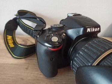 Nikon D5100 + Nikkor 18-55 - Foto