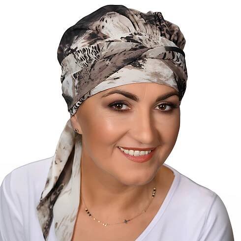 Turban na léto – šátek po onkologické léčbě vázaný vzadu Lidia Amy